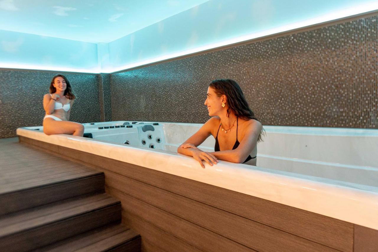 Mirror Hotel بوليخرونو المظهر الخارجي الصورة